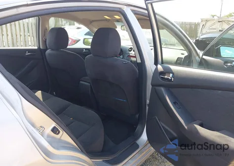 2011 Nissan Altima 2.5 S z USA, uszkodzony, nr VIN 1N4AL2AP5BC133606